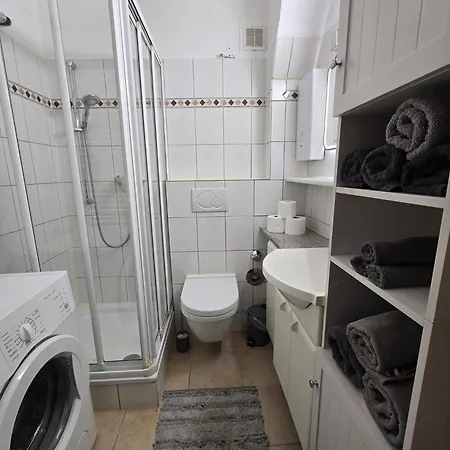 4 20km Dus Airport Apartment Krefeld