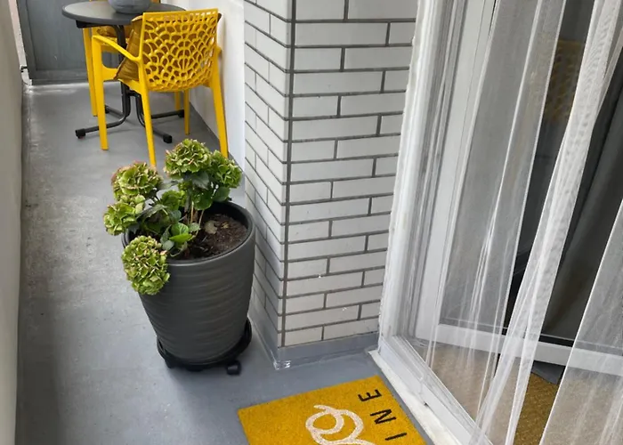 4 20km Dus Airport Lejlighed